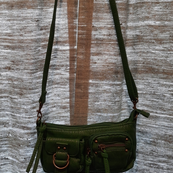 Green faux leather purse/clutch - Picture 4 of 4